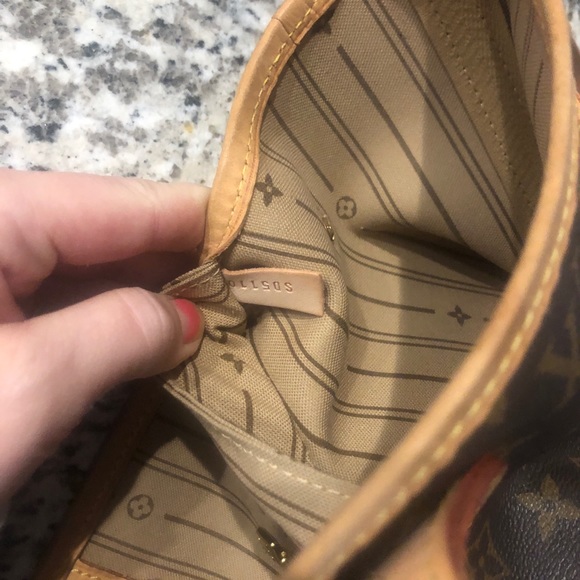 LV medium tote - Picture 12 of 12